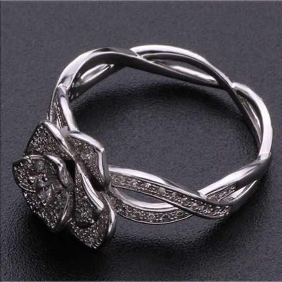 Silver Rose Pedal Ring - Picture 3 of 8